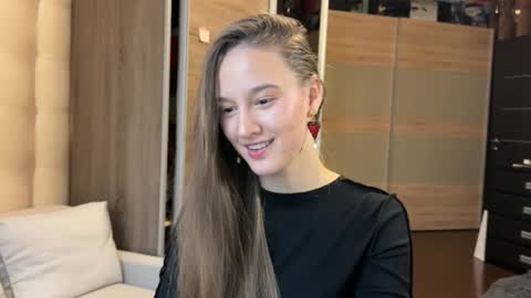 emi__ly online show from 12/02/25, 07:03