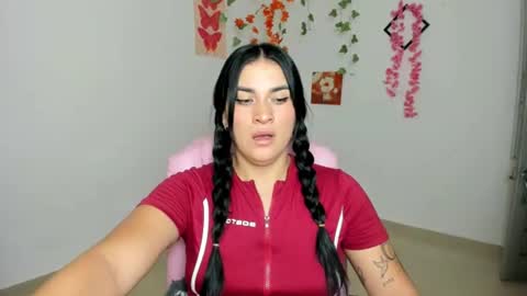 Snapshot of emi_blossom_ chatting on 06/26/26, 04:11 Emily online show from 06/26/26, 04:11