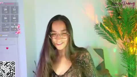 Snapshot of emi_roberts chatting on 07/14/26, 10:48 Emmily Roberts online show from 07/14/26, 10:48