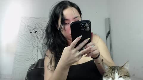 Snapshot of emiantonella_ chatting on 05/07/26, 06:35 Antonella online show from 05/07/26, 06:35