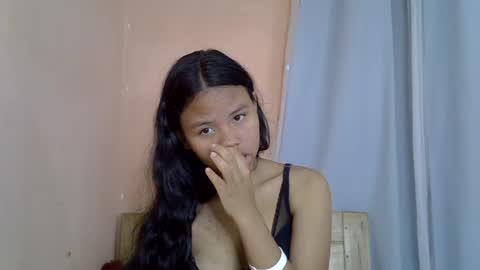 Snapshot of emiehottie chatting on 06/19/26, 05:06 Ami online show from 06/19/26, 05:06