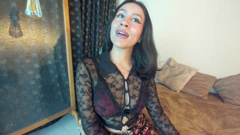 Snapshot of emigomez_ chatting on 02/06/25, 01:16 Emilia Gomez online show from 02/06/25, 01:16