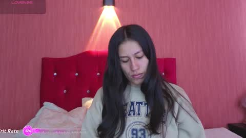 Snapshot of emigomez_ chatting on 09/29/25, 01:16 Emilia Gomez online show from 09/29/25, 01:16