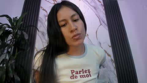 Snapshot of emigomez_ chatting on 05/20/26, 02:12 Emilia Gomez online show from 05/20/26, 02:12