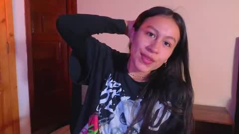 Emilia Gomez online show from 08/03/26, 02:21