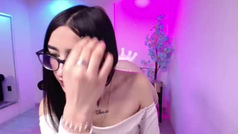 Emiily  online show from 11/25/25, 08:31