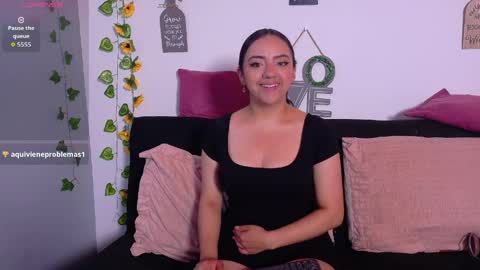 Snapshot of emiily_curly chatting on 05/07/26, 11:59 Emily online show from 05/07/26, 11:59
