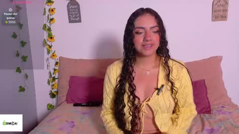 Snapshot of emiily_curly chatting on 05/21/26, 11:06 Emily online show from 05/21/26, 11:06