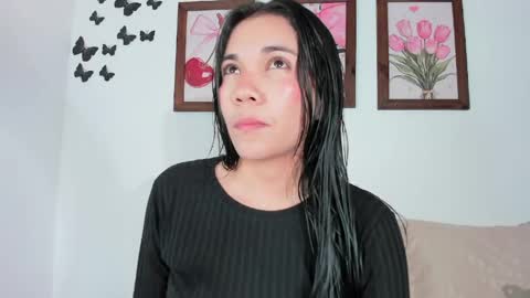 Snapshot of emiily_parkerr chatting on 05/20/26, 10:27 Emily online show from 05/20/26, 10:27