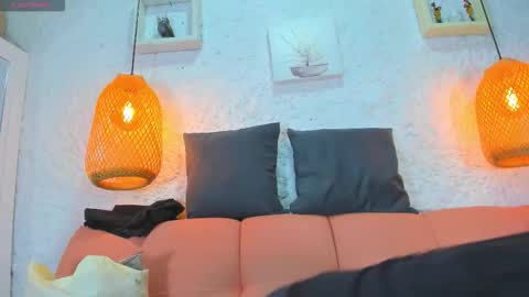 Emily online show from 10/10/25, 12:04