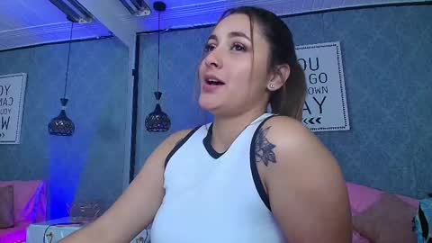 Snapshot of emiily_w1 chatting on 02/11/25, 01:41 Emily online show from 02/11/25, 01:41