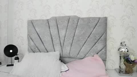 Snapshot of emiily_w1 chatting on 10/23/25, 09:30 Emily online show from 10/23/25, 09:30