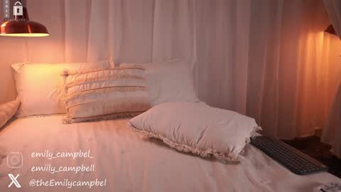 Snapshot of emiilycampbell chatting on 01/23/25, 02:44 Emily Campbell online show from 01/23/25, 02:44