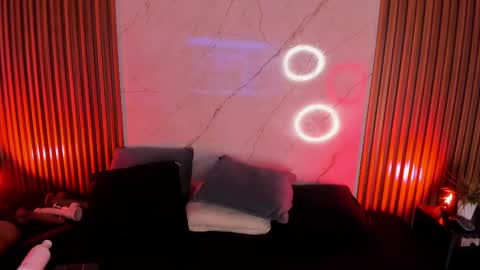   online show from 02/12/25, 09:43