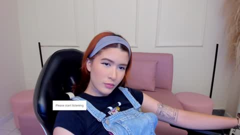 Snapshot of emiilycutex_ chatting on 01/27/25, 12:16 online show from 01/27/25, 12:16