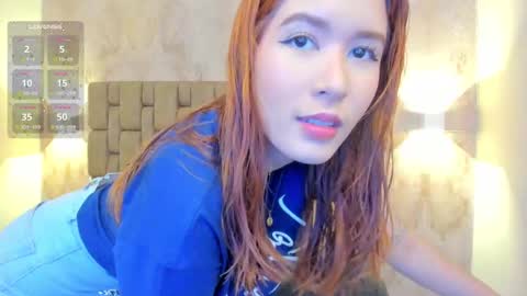Snapshot of emiilycutex_ chatting on 02/10/25, 12:18 online show from 02/10/25, 12:18
