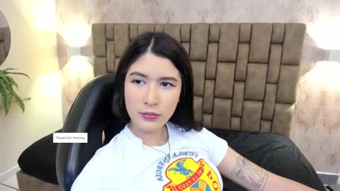 Snapshot of emiilycutex_ chatting on 02/22/25, 12:19 online show from 02/22/25, 12:19