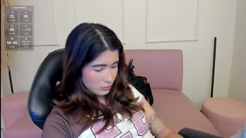 Snapshot of emiilycutex_ chatting on 09/12/25, 12:16 online show from 09/12/25, 12:16