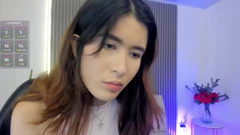 Snapshot of emiilycutex_ chatting on 10/09/25, 12:25 online show from 10/09/25, 12:25