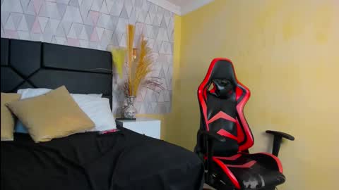 Emy online show from 02/18/26, 07:32