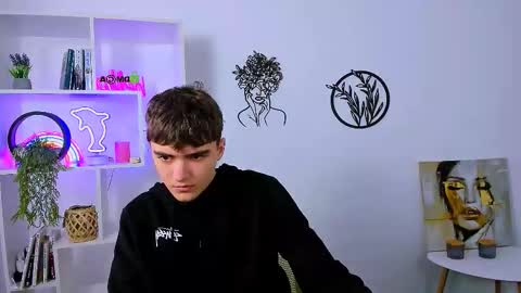 Snapshot of emil_lucky chatting on 02/07/26, 10:19 emil_lucky online show from 02/07/26, 10:19