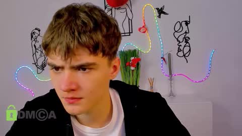 Snapshot of emil_lucky chatting on 02/13/26, 12:12 emil_lucky online show from 02/13/26, 12:12