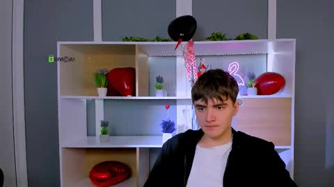 Snapshot of emil_lucky chatting on 02/14/26, 11:07 emil_lucky online show from 02/14/26, 11:07