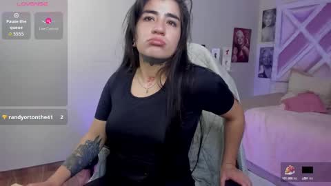 emilayton_ online show from 09/15/25, 08:20