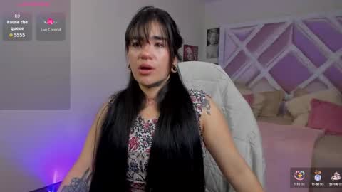 emilayton_ online show from 09/17/25, 09:05