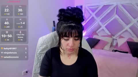 emilayton_ online show from 09/30/25, 09:20