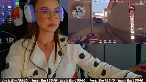 Snapshot of emili1_bc chatting on 01/21/25, 11:46 Emili online show from 01/21/25, 11:46