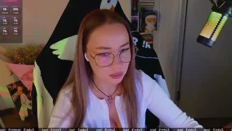 Emili online show from 11/18/25, 06:01