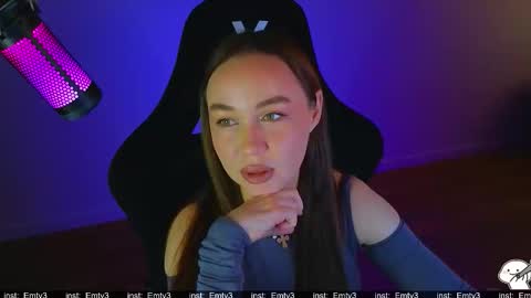 Emili online show from 03/28/26, 09:42