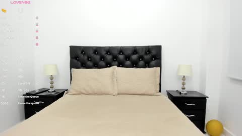 Emili Lenus online show from 02/12/25, 11:29