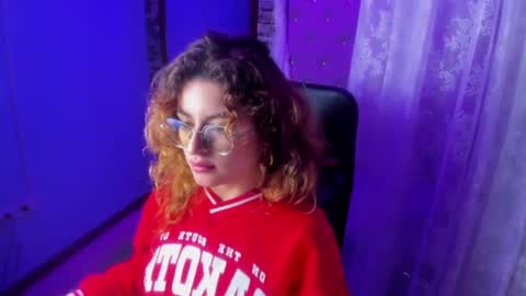 Snapshot of emili_rouse_ chatting on 09/17/25, 12:12 Emy  online show from 09/17/25, 12:12