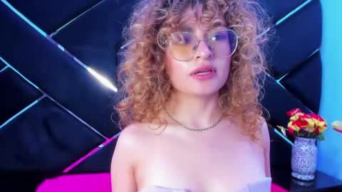 Snapshot of emili_rouse_ chatting on 09/18/25, 09:17 Emy  online show from 09/18/25, 09:17