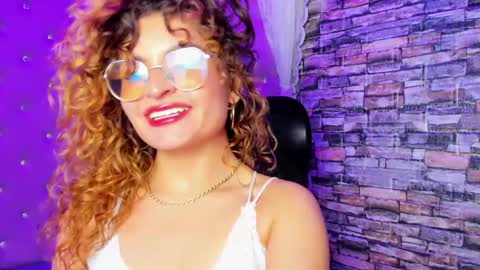 Snapshot of emili_rouse_ chatting on 09/23/25, 11:19 Emy  online show from 09/23/25, 11:19