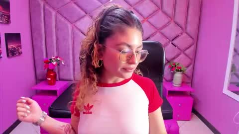 Snapshot of emili_rouse_ chatting on 10/04/25, 09:13 Emy  online show from 10/04/25, 09:13