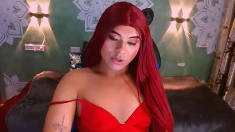 Snapshot of emili_roux chatting on 01/11/25, 11:02 Emili roux online show from 01/11/25, 11:02