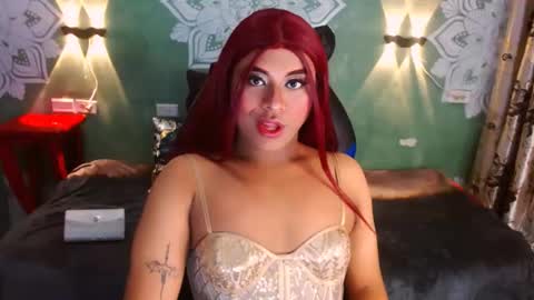 Snapshot of emili_roux chatting on 01/12/25, 01:16 Emili roux online show from 01/12/25, 01:16
