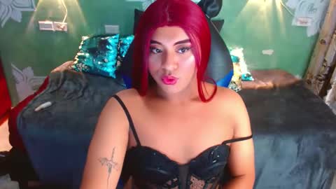 Snapshot of emili_roux chatting on 01/13/25, 07:21 Emili roux online show from 01/13/25, 07:21
