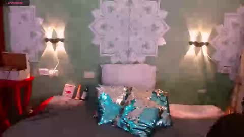 Snapshot of emili_roux chatting on 02/05/25, 05:53 Emili roux online show from 02/05/25, 05:53
