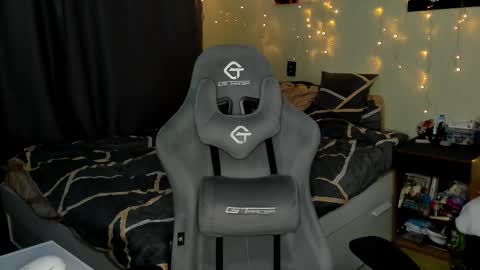 emili_sweet__ online show from 02/14/25, 05:46