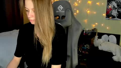 emili_sweet__ online show from 03/09/25, 03:49