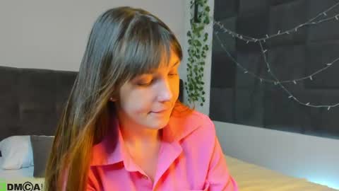 Snapshot of emilia_cross chatting on 06/29/26, 01:12 Emilia online show from 06/29/26, 01:12