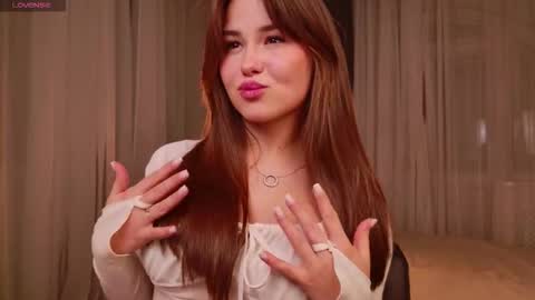 Snapshot of emilia_dream chatting on 11/06/25, 04:30 emilia_dream online show from 11/06/25, 04:30