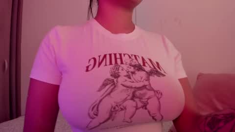 Snapshot of emilia_ghendle chatting on 01/11/25, 02:58 Emilia Big Boobs online show from 01/11/25, 02:58