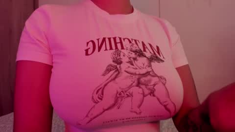 Snapshot of emilia_ghendle chatting on 01/11/25, 09:04 Emilia Big Boobs online show from 01/11/25, 09:04