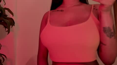 Snapshot of emilia_ghendle chatting on 03/03/25, 09:15 Emilia Big Boobs online show from 03/03/25, 09:15