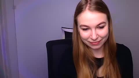 Snapshot of emilia_ilia chatting on 01/30/25, 08:22 Emilia online show from 01/30/25, 08:22